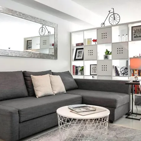 Stylish Brickell Studio With City Skyline Views